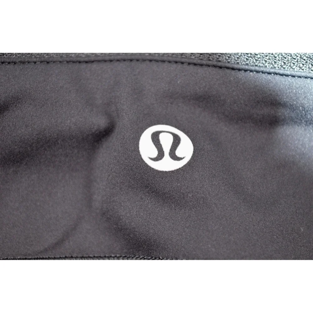 Lululemon Leggings Women's Size‎ 6 Black w/ Silver Flakes  Inseam 27.5
